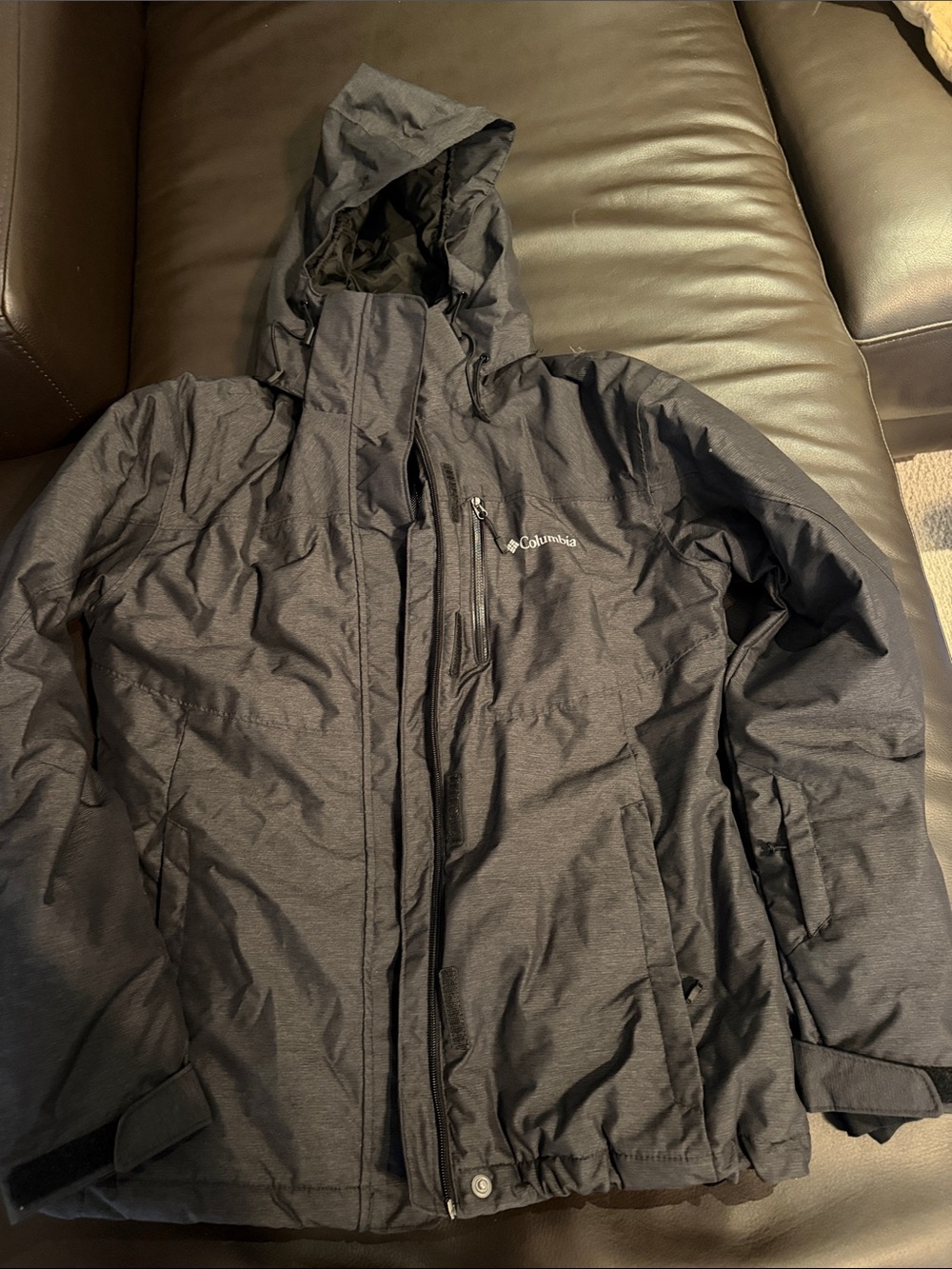 Columbia women’s black ski Jacket